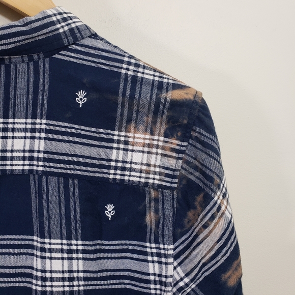 Orvis floral embroidered bleach dip dyed flannel shirt - Picture 8 of 10